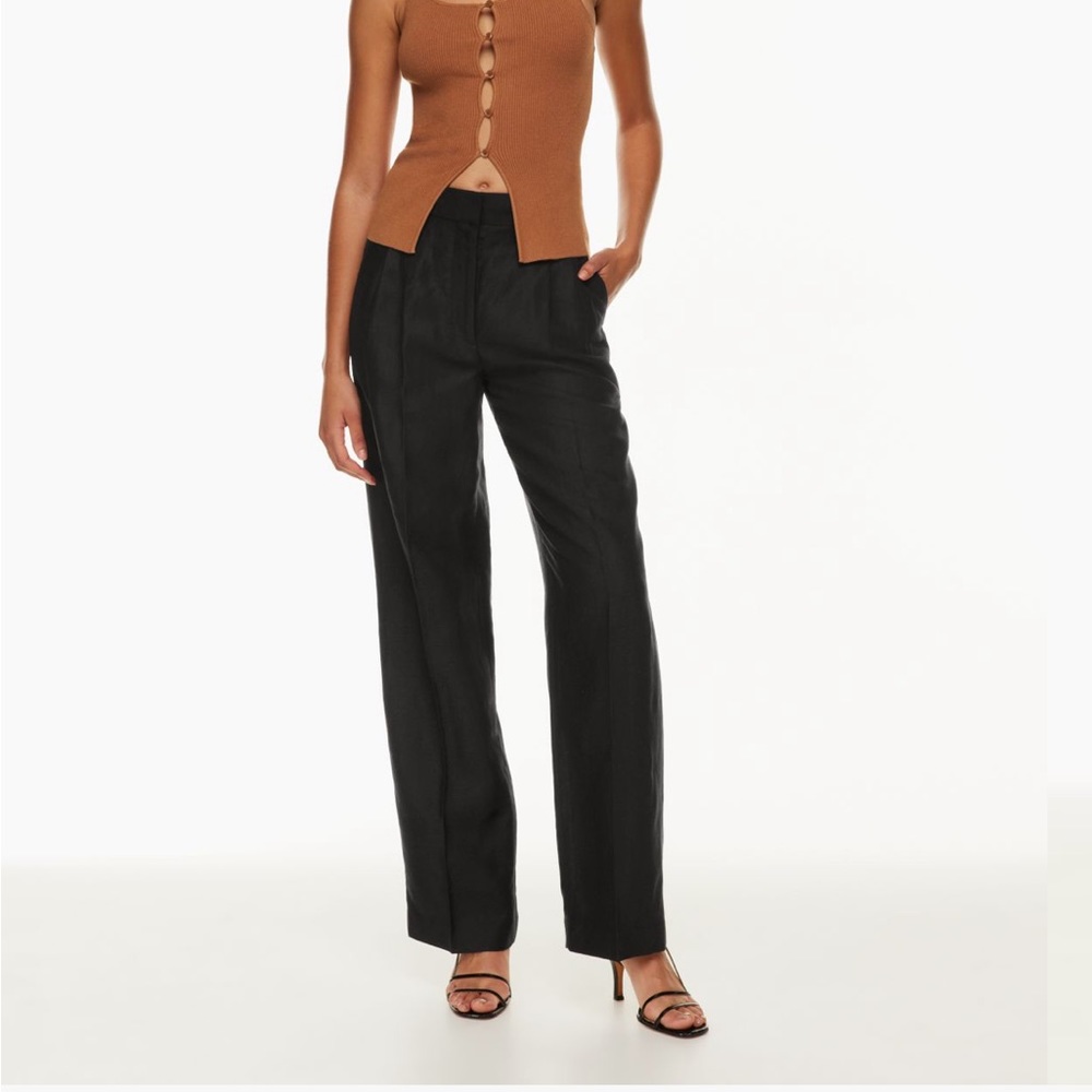 NWT Aritzia Effortless Linen Short in Black